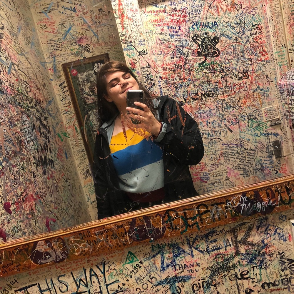 Meet your Posher, Kira